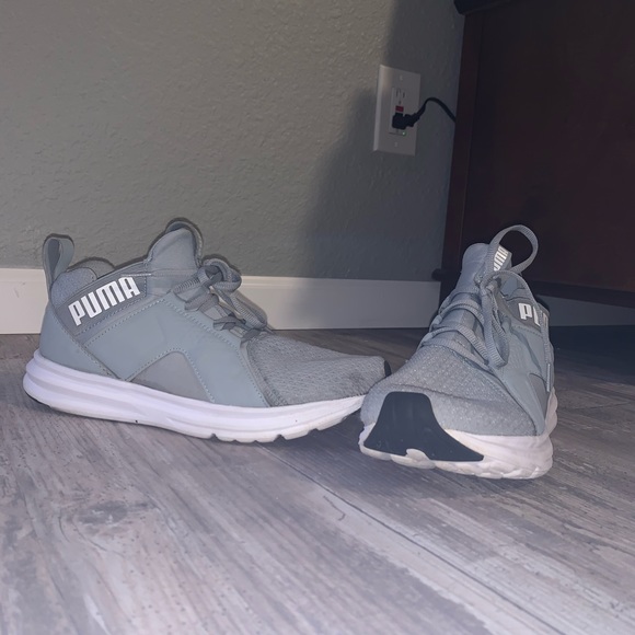 Baby blue puma tennis shoes - Picture 3 of 4